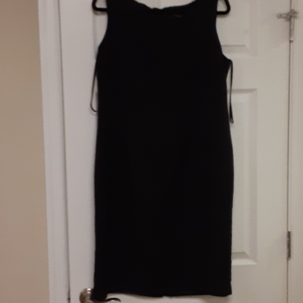 Size 16 sleeveless black dress
